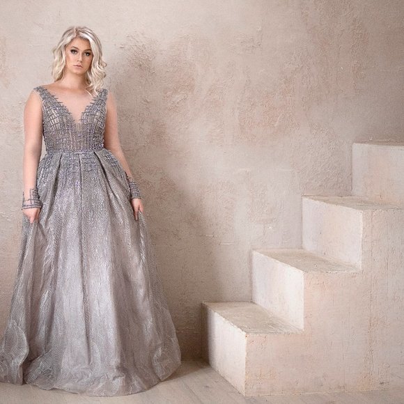 Formal Dress for Mother of Bride, Engagement. - Picture 2 of 5